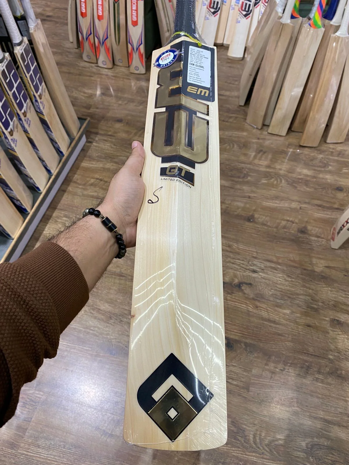 EW GT XR 10000 EM CRICKET BAT SNR - Image 3